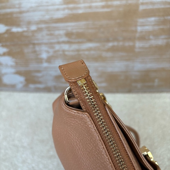 Tory Burch Meyer Leather Crossbody Bag Brown Preppy Classic Casual Gold Hardware - Picture 3 of 12
